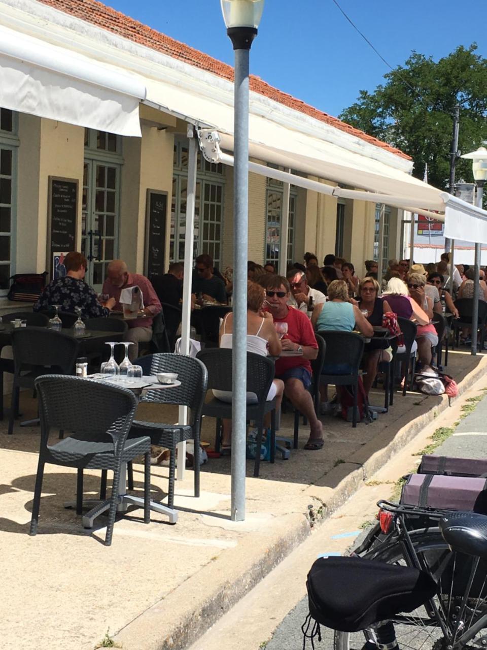 Les Bains Boyardville - Hotel Et Restaurant Exterior photo